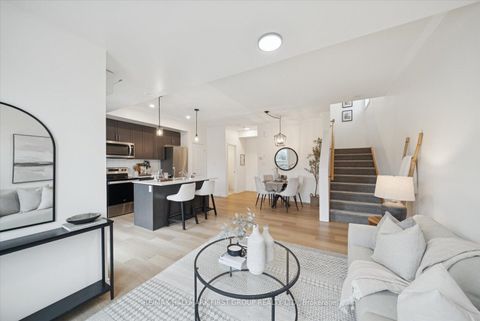 Photo 7 at 6 - 485 Beresford Path, Central, Oshawa