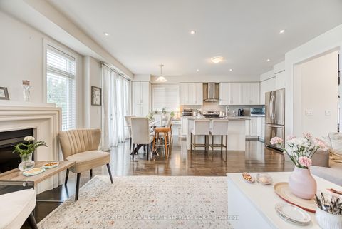 Photo 8 at 48 Helliwell Crescent, Oak Ridges Lake Wilcox, Richmond Hill