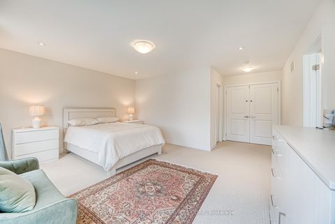 Photo 17 at 48 Helliwell Crescent, Oak Ridges Lake Wilcox, Richmond Hill