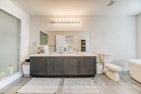 Photo 18 at 48 Helliwell Crescent, Oak Ridges Lake Wilcox, Richmond Hill