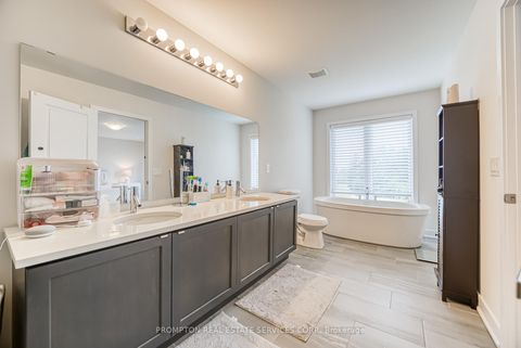 Photo 19 at 48 Helliwell Crescent, Oak Ridges Lake Wilcox, Richmond Hill