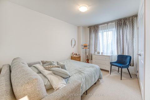 Photo 27 at 48 Helliwell Crescent, Oak Ridges Lake Wilcox, Richmond Hill