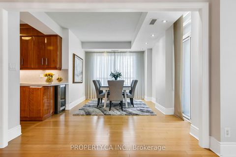 Photo 13 at 2804 - 3880 Duke Of York Boulevard, City Centre, Mississauga