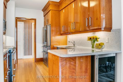 Photo 14 at 2804 - 3880 Duke Of York Boulevard, City Centre, Mississauga