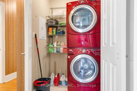 Photo 33 at 2804 - 3880 Duke Of York Boulevard, City Centre, Mississauga