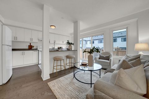 Photo 5 at 40 Caspian Square, Bowmanville, Clarington