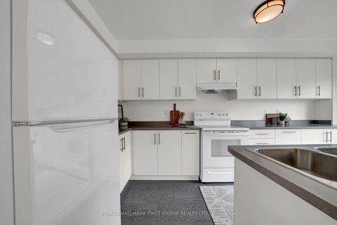 Photo 6 at 40 Caspian Square, Bowmanville, Clarington