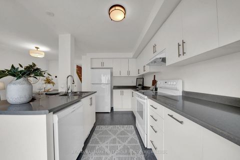 Photo 8 at 40 Caspian Square, Bowmanville, Clarington