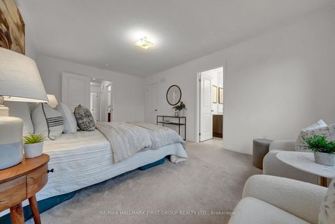 Photo 12 at 40 Caspian Square, Bowmanville, Clarington