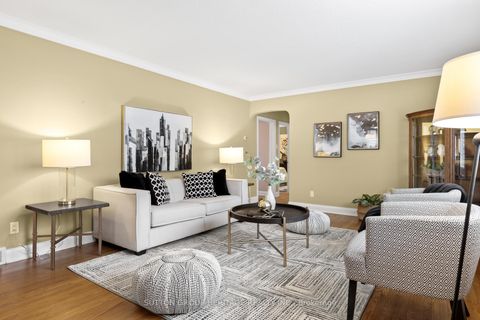 Photo 4 at 122 Euclid Street, Downtown Whitby, Whitby