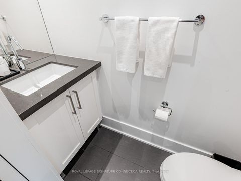 Photo 21 at TH132 - 39 Queens Quay E, Waterfront Communities C8, Toronto