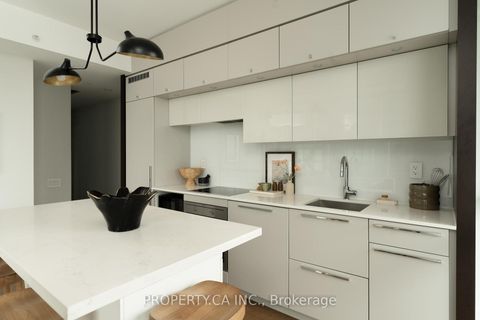 Photo 11 at 3308 - 15 Grenville Street, Bay Street Corridor, Toronto