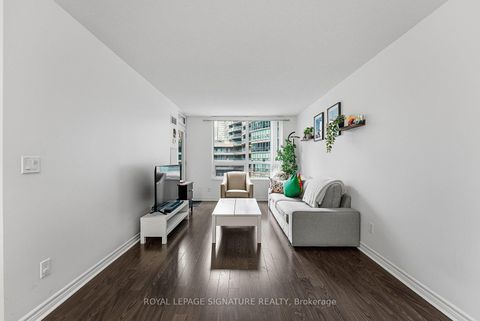 Photo 10 at 502 - 19 Grand Trunk Crescent, Waterfront Communities C1, Toronto