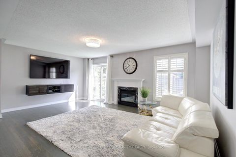 Photo 18 at 59 Kavala Street, Patterson, Vaughan