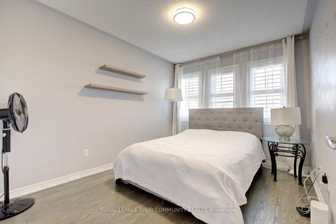 Photo 34 at 59 Kavala Street, Patterson, Vaughan