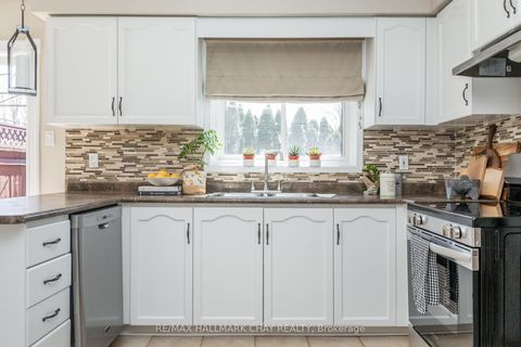 Photo 8 at 11 Heritage Road, Cookstown, Innisfil