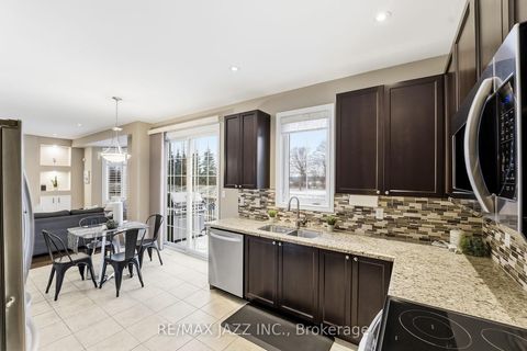 Photo 16 at 2415 Winlord Place, Windfields, Oshawa