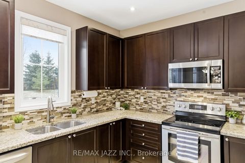 Photo 17 at 2415 Winlord Place, Windfields, Oshawa