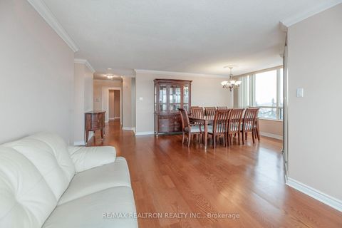 Photo 2 at 615 - 8501 Bayview Avenue, Doncrest, Richmond Hill