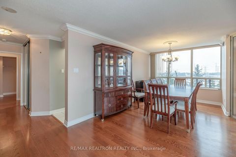 Photo 3 at 615 - 8501 Bayview Avenue, Doncrest, Richmond Hill