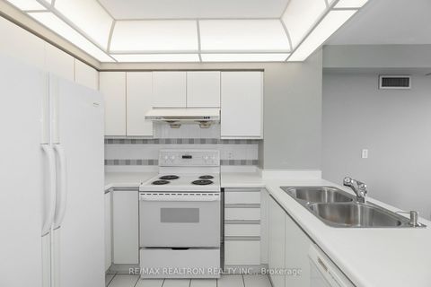 Photo 11 at 615 - 8501 Bayview Avenue, Doncrest, Richmond Hill