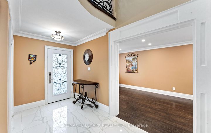 Photo 4 at 287 Andy Crescent, Elder Mills, Vaughan