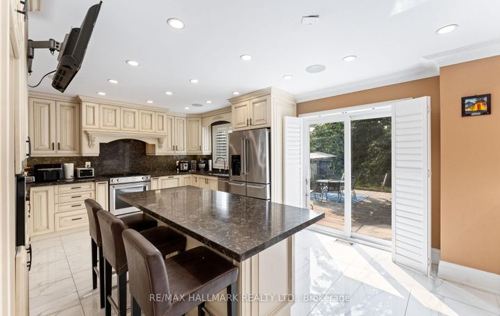 Photo 12 at 287 Andy Crescent, Elder Mills, Vaughan