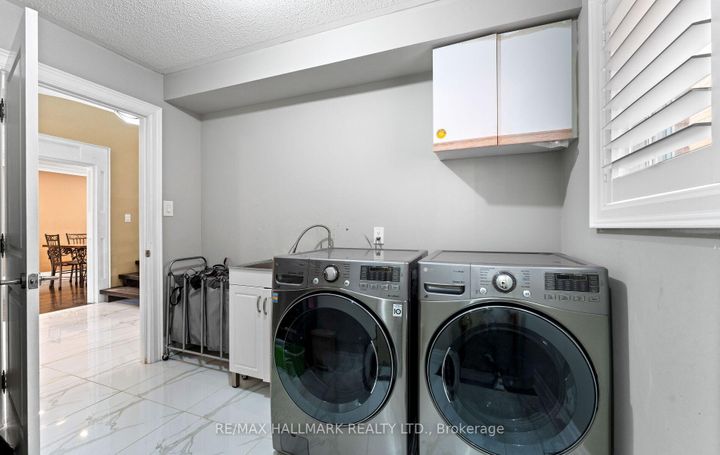 Photo 21 at 287 Andy Crescent, Elder Mills, Vaughan