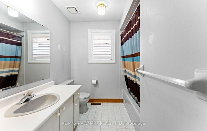 Photo 40 at 287 Andy Crescent, Elder Mills, Vaughan