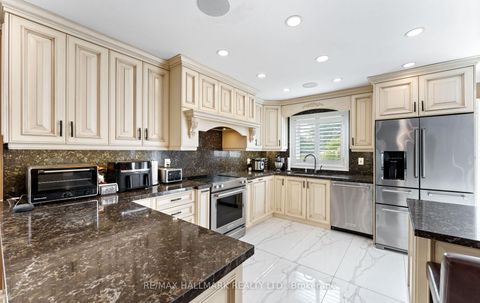 Photo 16 at 287 Andy Crescent, Elder Mills, Vaughan