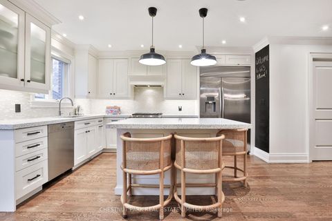 Photo 14 at 665 Millwood Road, Mount Pleasant East, Toronto