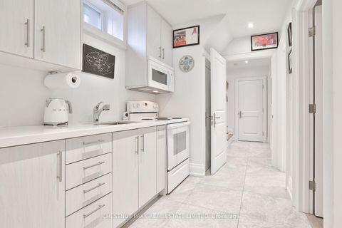 Photo 38 at 665 Millwood Road, Mount Pleasant East, Toronto