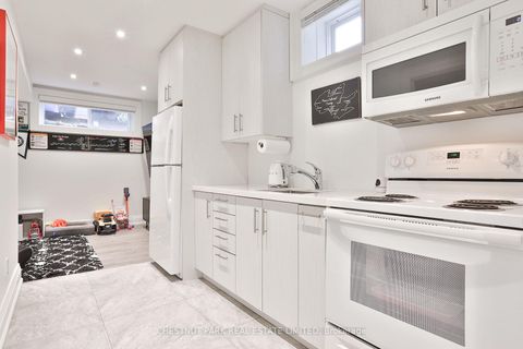 Photo 39 at 665 Millwood Road, Mount Pleasant East, Toronto