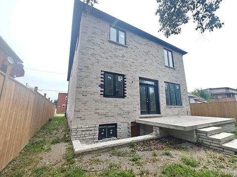 Photo 13 at 6 Cotton Avenue, Birchmount, Toronto