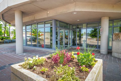 Photo 3 at 608 - 1470 Midland Avenue, Dorset Park, Toronto