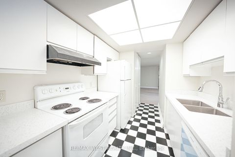 Photo 13 at 608 - 1470 Midland Avenue, Dorset Park, Toronto