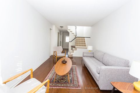 Photo 8 at 137 Glenmanor Way, Yorkhill, Vaughan