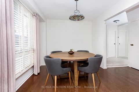 Photo 9 at 137 Glenmanor Way, Yorkhill, Vaughan