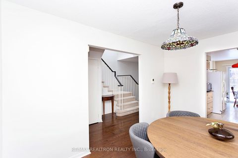 Photo 10 at 137 Glenmanor Way, Yorkhill, Vaughan