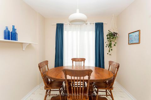 Photo 14 at 137 Glenmanor Way, Yorkhill, Vaughan