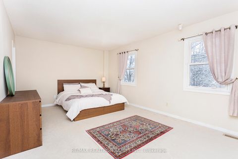 Photo 17 at 137 Glenmanor Way, Yorkhill, Vaughan