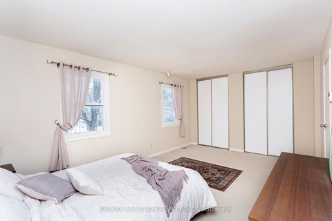 Photo 19 at 137 Glenmanor Way, Yorkhill, Vaughan