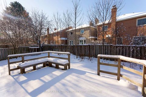 Photo 32 at 137 Glenmanor Way, Yorkhill, Vaughan