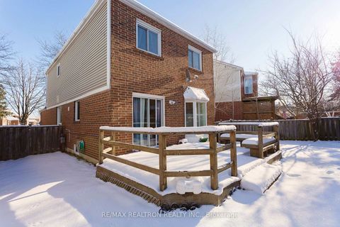 Photo 34 at 137 Glenmanor Way, Yorkhill, Vaughan