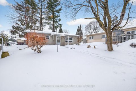 Photo 3 at 16 Mimosa Crescent, Rural Innisfil, Innisfil