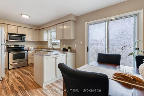 Photo 7 at 622 Pinder Avenue, Wyndham, Newmarket