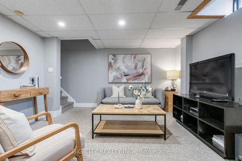 Photo 21 at 622 Pinder Avenue, Wyndham, Newmarket