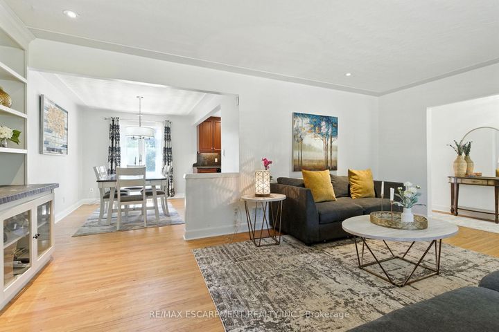 Photo 5 at 2224 Ghent Avenue, Brant, Burlington