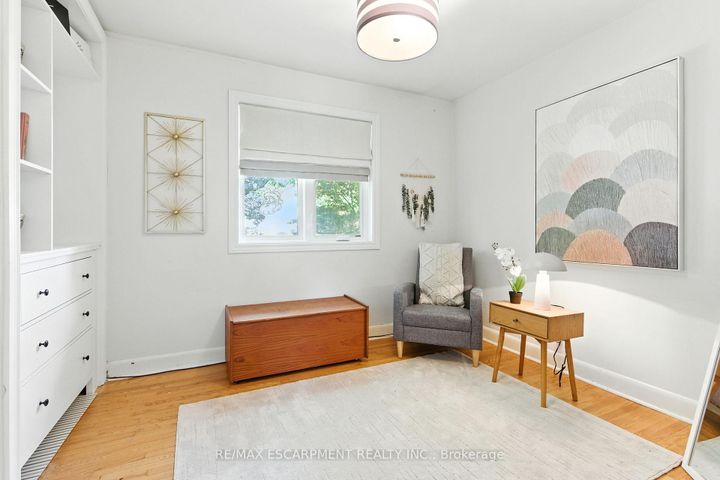 Photo 13 at 2224 Ghent Avenue, Brant, Burlington