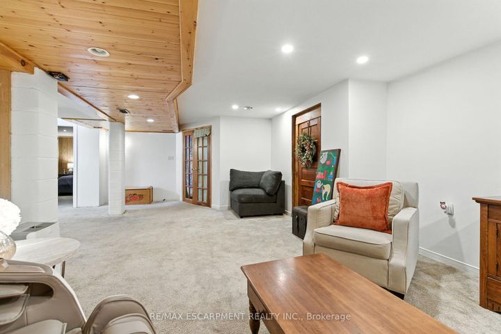 Photo 16 at 2224 Ghent Avenue, Brant, Burlington